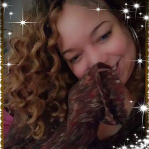 Meet your Posher, Cynthia